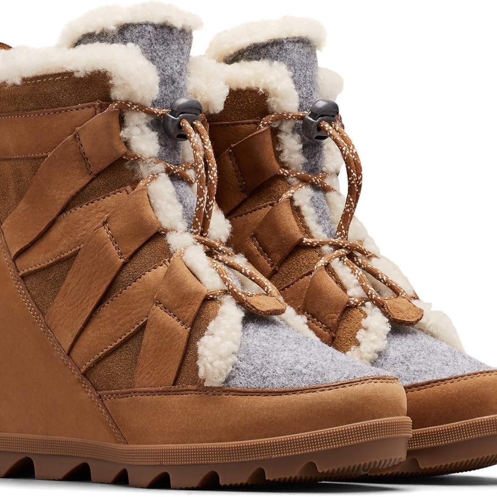 SOREL Joan Of Arctic Wedge II Cozy Boot in Camel Brown
